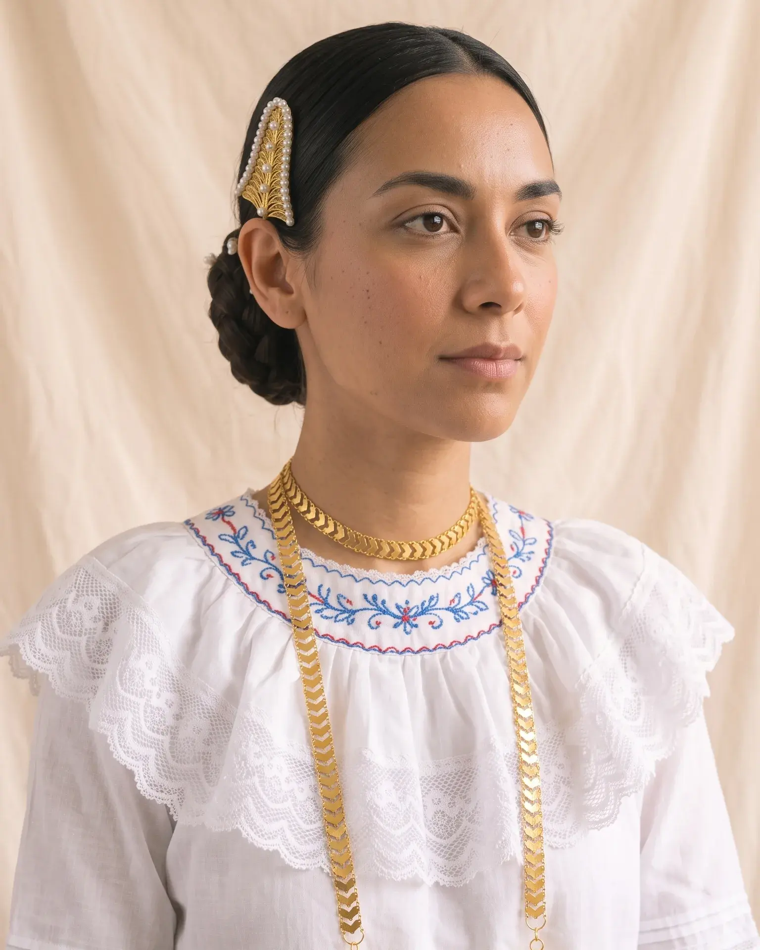 Conjunto Capas: Pajuela con Perlas y Cadena Bruja
